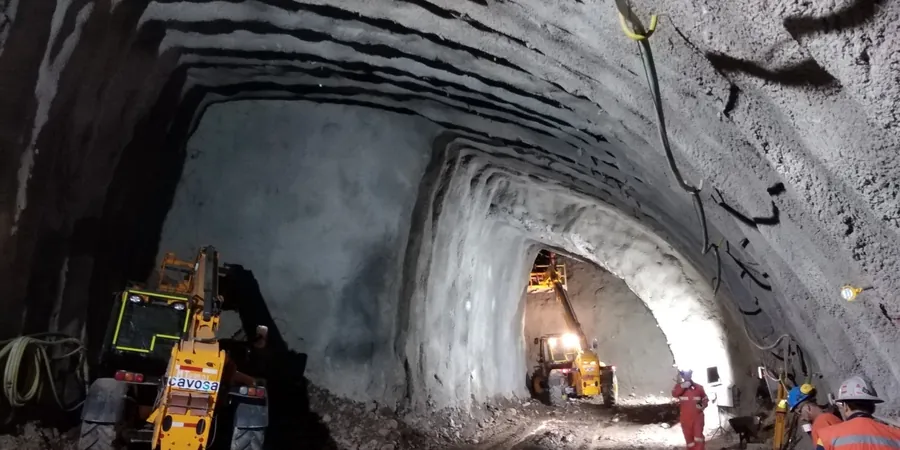 Análise geotécnica para túneis em solo mole em Londrina
